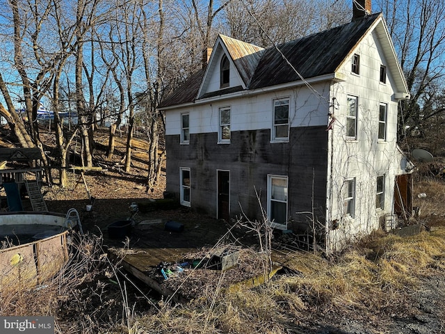 view of home's exterior