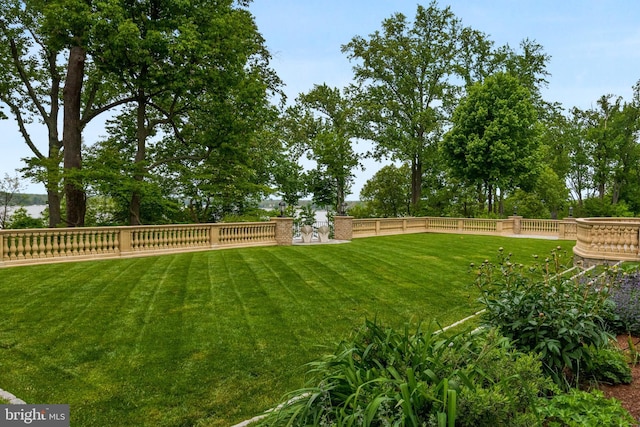 938 Old County Rd, Severna Park, MD 21146 - view of yard featuring a fenced backyard