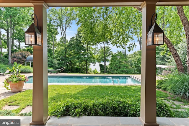 938 Old County Rd, Severna Park, MD 21146 - pool featuring a yard
