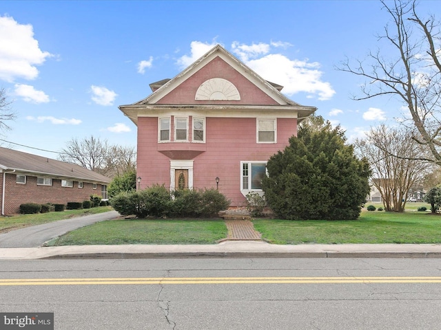 view of front of house with a front yard