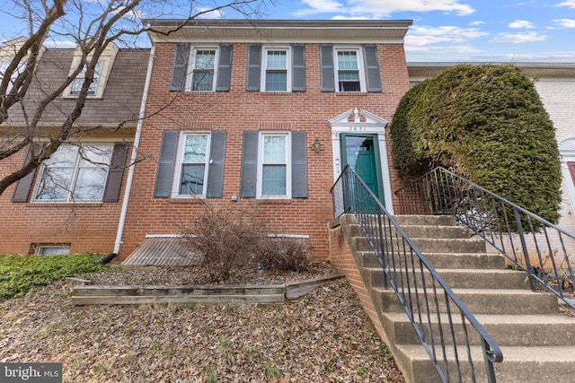 view of front facade with brick siding