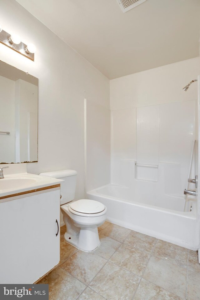 40 Smokewood Ct Unit 200, Stafford, VA 22554 - bathroom with toilet, visible vents, shower / bathing tub combination, and vanity