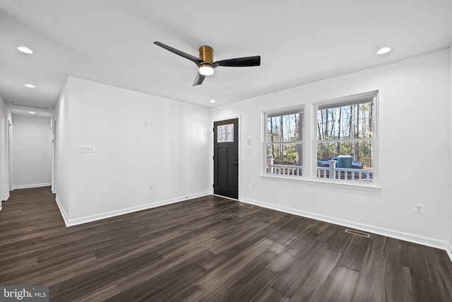 foyer featuring dark wood-style floors and recessed lighting