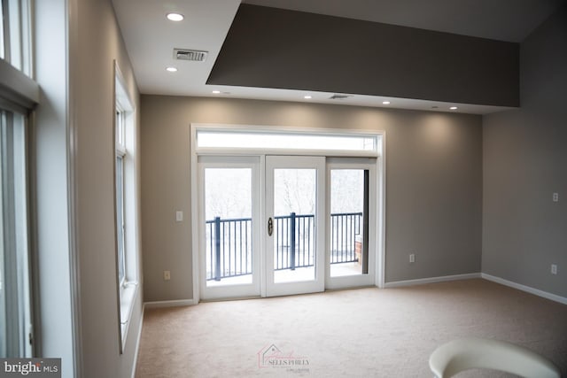 view of carpeted spare room