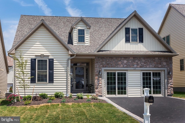 view of front of property with a front lawn