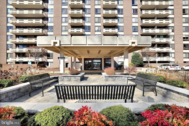 view of property's community featuring a patio