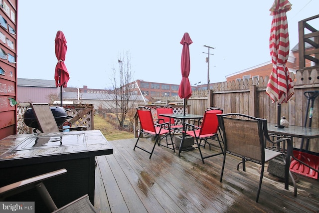 15 N 10th St, Lebanon, PA 17046 - deck with fence and outdoor dining space