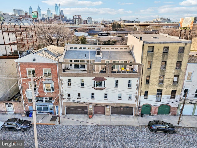 bird's eye view with a view of city