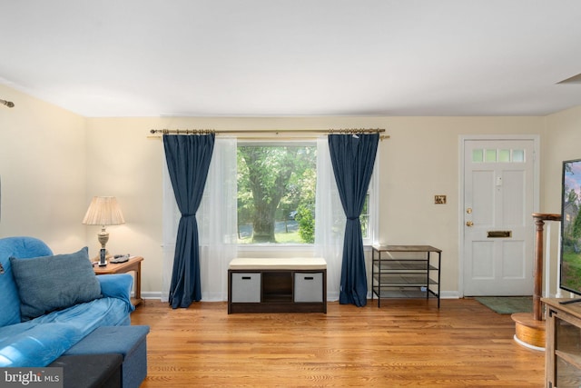6510 Oakwood Dr, Falls Church, VA 22041 - living area with light wood-style floors and baseboards