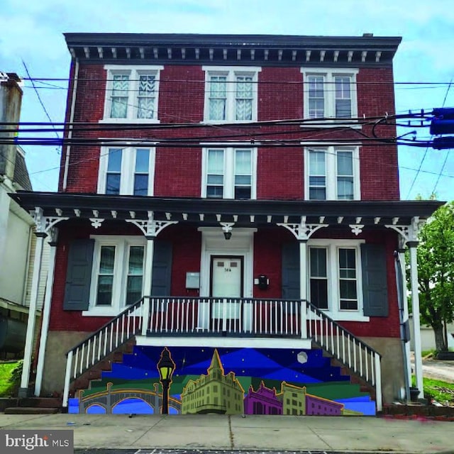 view of front facade with covered porch