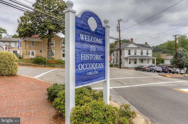 view of community / neighborhood sign