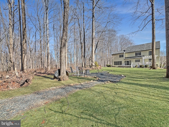 view of yard with a pergola