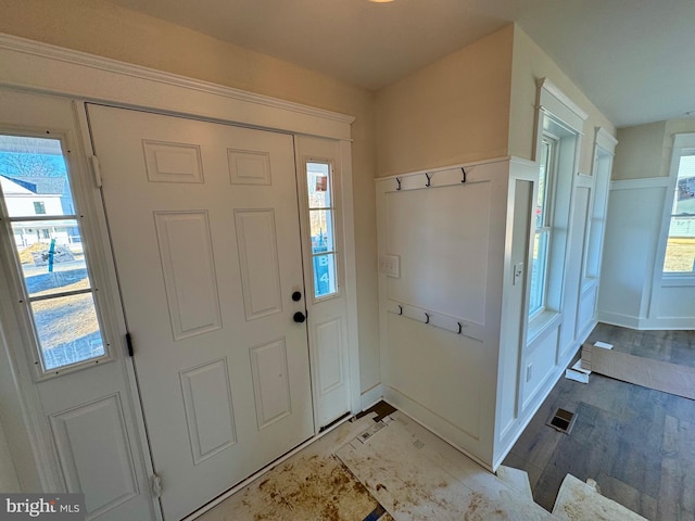 entryway featuring visible vents and light wood-style flooring