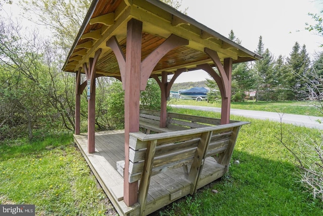 exterior space featuring a lawn