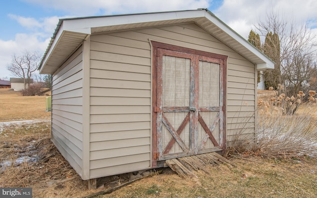 view of outbuilding