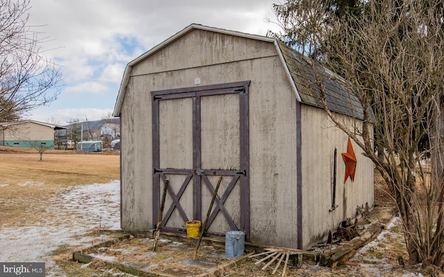 view of outbuilding