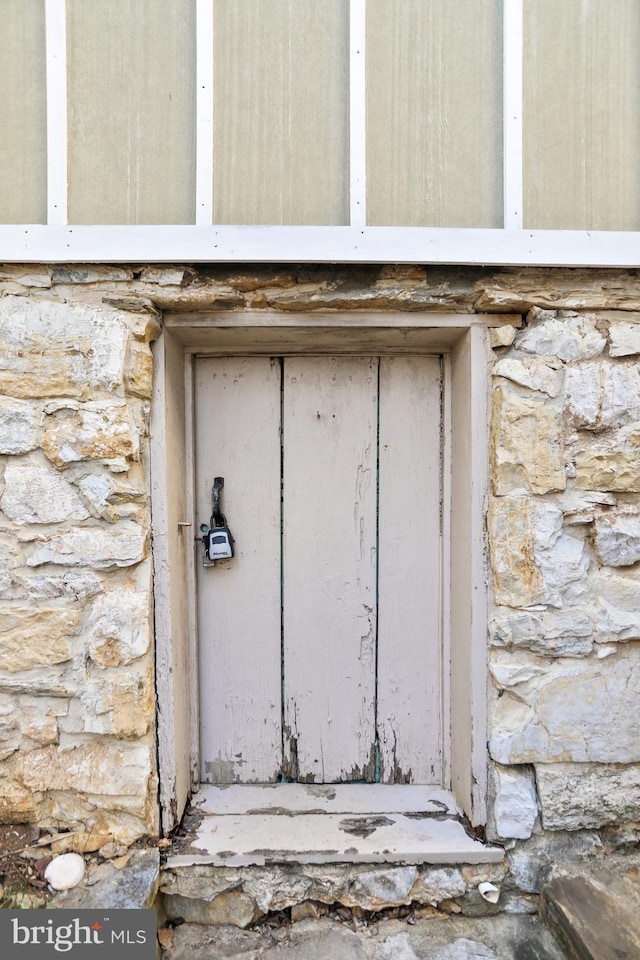 exterior details with stone siding