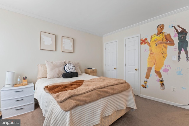 bedroom with baseboards, carpet floors, and crown molding