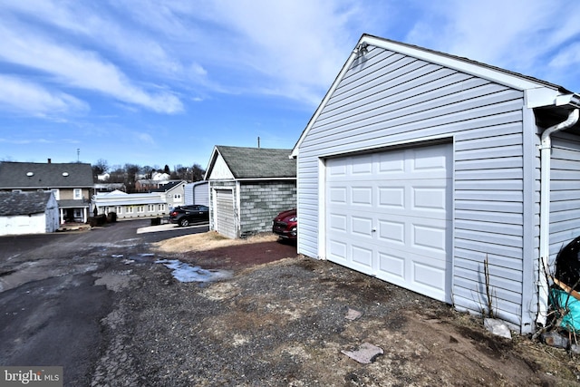 28 N 2nd St, Souderton, PA 18964 - view of garage