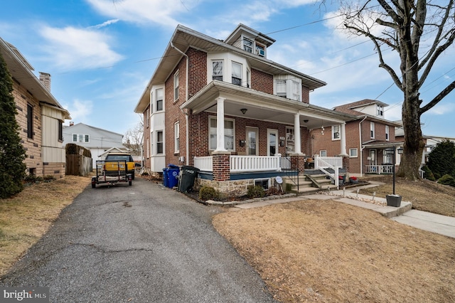 view of front of house featuring covered porch