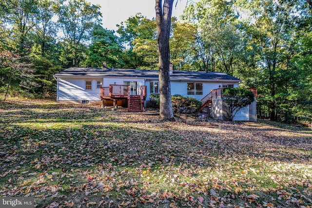 view of front of property featuring a deck