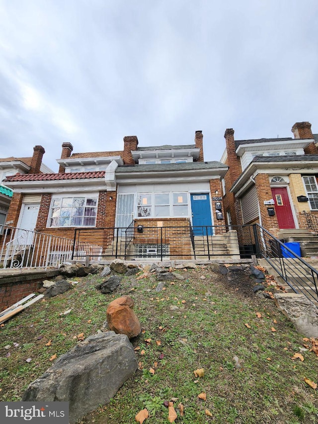 view of front of property