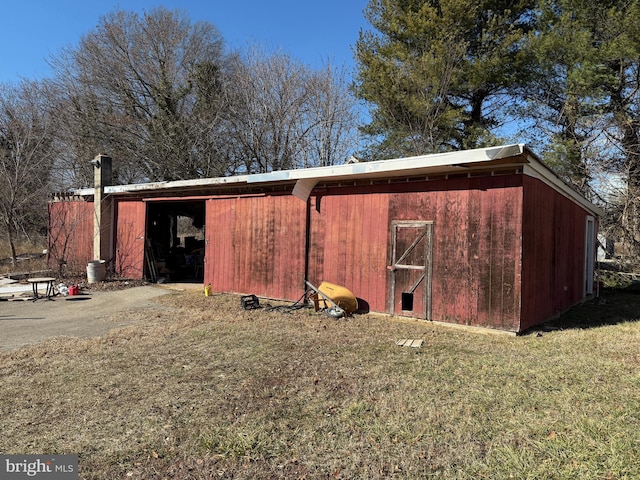 view of outdoor structure with an outdoor structure