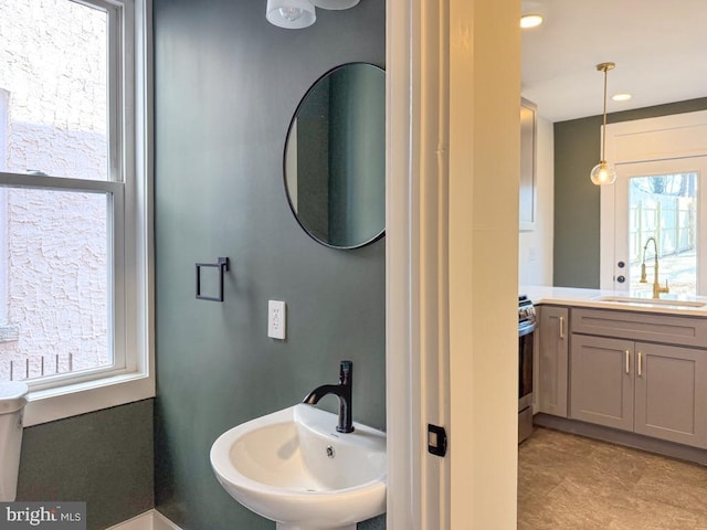 bathroom featuring a sink