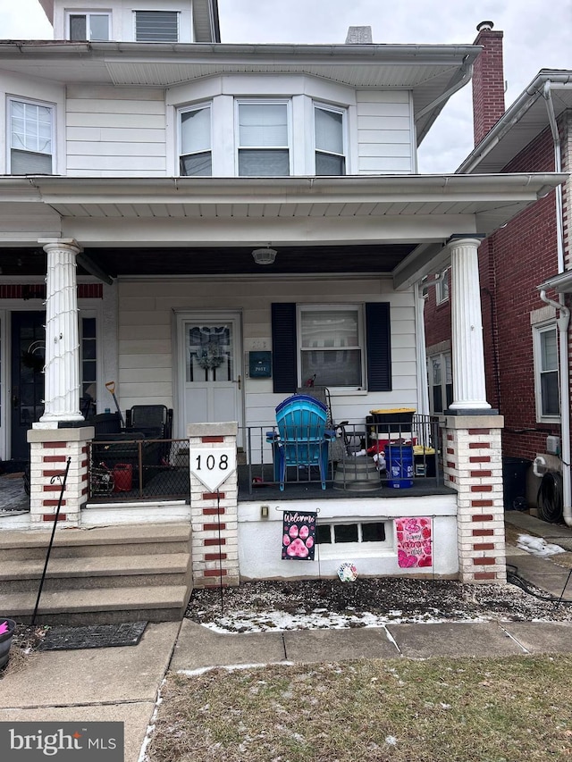 view of front of house with covered porch