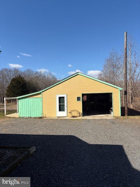 view of detached garage