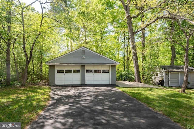 view of detached garage