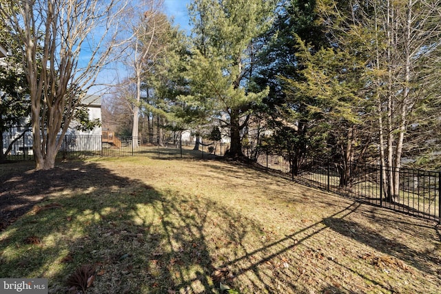 view of yard featuring fence