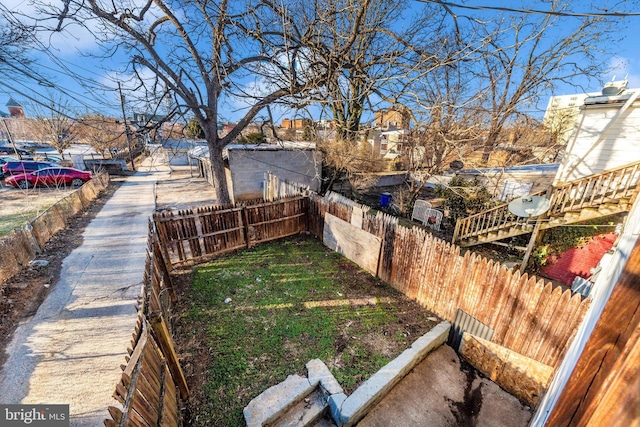 view of yard featuring fence