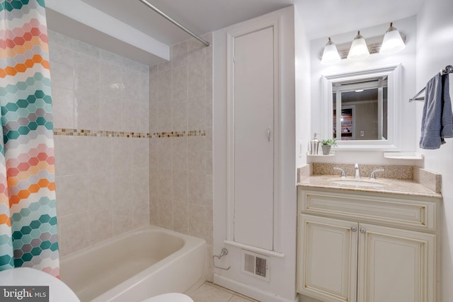 7424 Nancemond St, Springfield, VA 22150 - full bath featuring vanity, toilet, visible vents, and shower / bath combo with shower curtain