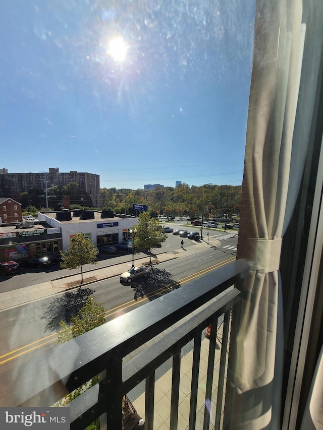 989 S Buchanan St Unit 320, Arlington, VA 22204 - balcony with a city view