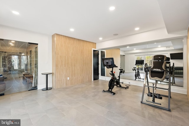 workout room featuring visible vents and recessed lighting