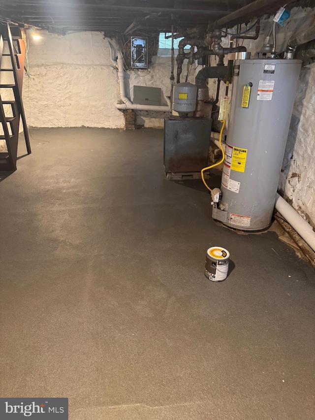 3434 N Hope St, Philadelphia, PA 19140 - unfinished below grade area with water heater
