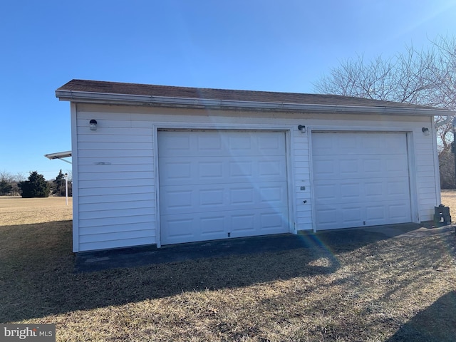 view of detached garage