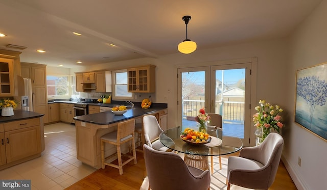 dining space with visible vents, baseboards, and recessed lighting