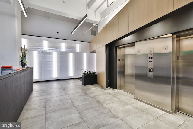 2200 Arch St Unit 503, Philadelphia, PA 19103 - reception area with a towering ceiling