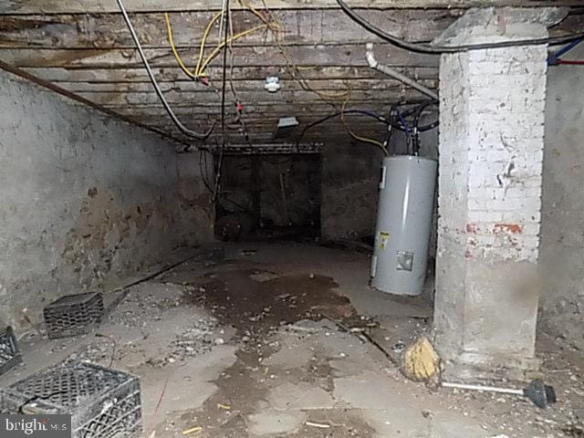 below grade area with crawl space and water heater