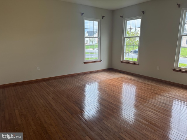 200 Stewards Ct, Bear, DE 19701 - spare room featuring light wood finished floors, plenty of natural light, and baseboards
