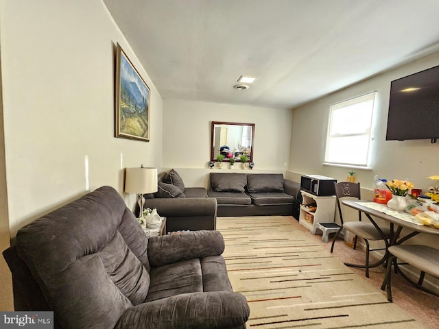 2433 Yarmouth Ct, Waldorf, MD 20602 - view of living area