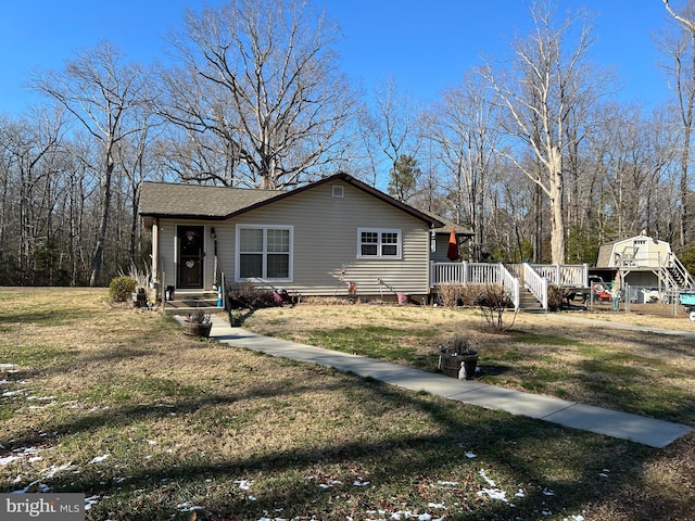 view of front of house with a front yard