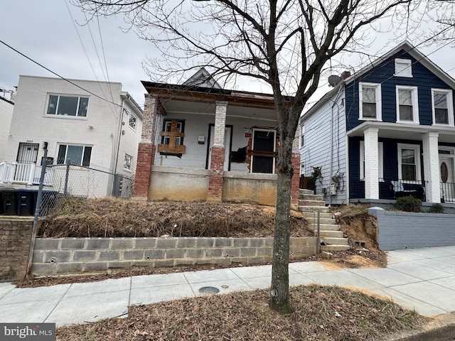 view of front of home featuring a porch