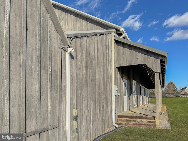 view of outdoor structure with an outdoor structure