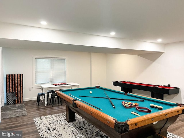 recreation room featuring dark wood-style floors, baseboards, and recessed lighting