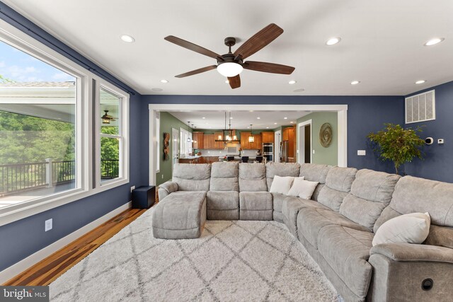 36976 Walnut Park Ln, Purcellville, VA 20132 - living room featuring wood finished floors, recessed lighting, ceiling fan, and baseboards