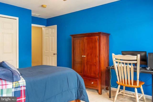 bedroom featuring carpet floors