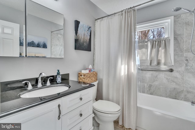 full bath with shower / bath combination with curtain, vanity, and toilet